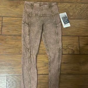 Lululemon size 4 25” leggings
